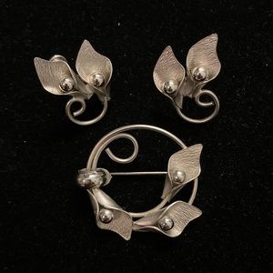 Vintage Calla Lily Silvertone Brooch and Clip Earring Set
